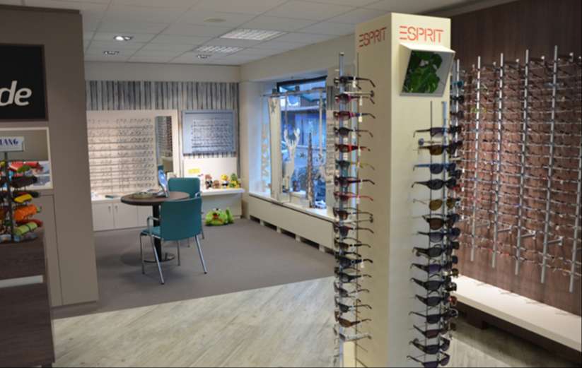 Sonnenbrillen beim Optiker brille + mode